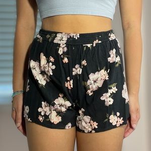 Flowy shorts floral